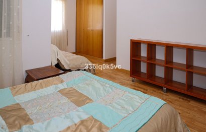 Resale - Apartment - Middle Floor Apartment - Benahavís - Benahavís Centro