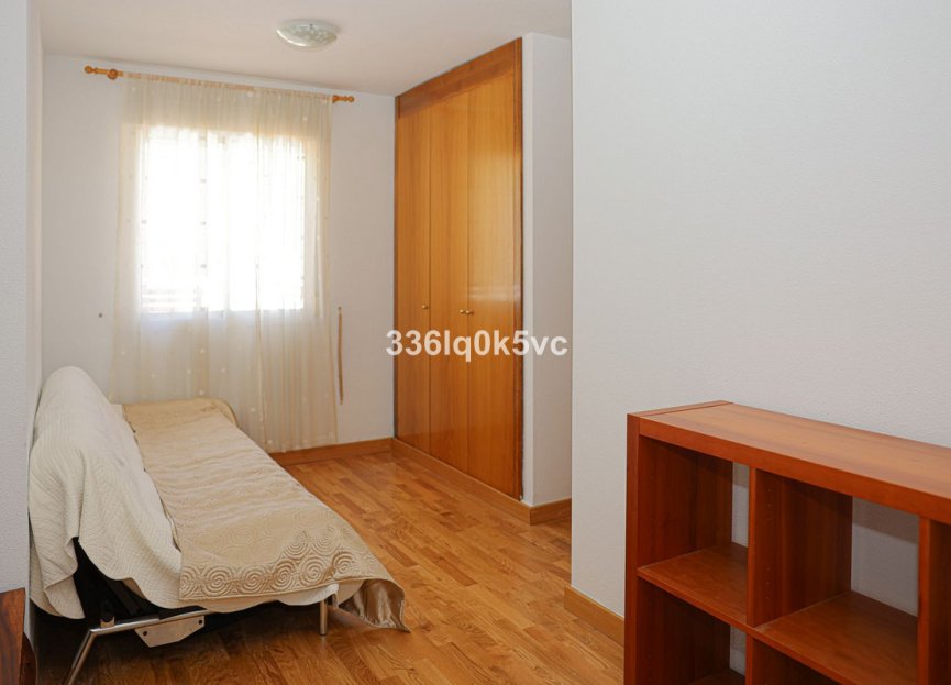Resale - Apartment - Middle Floor Apartment - Benahavís - Benahavís Centro