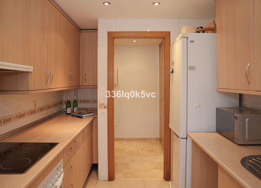 Resale - Apartment - Middle Floor Apartment - Benahavís - Benahavís Centro