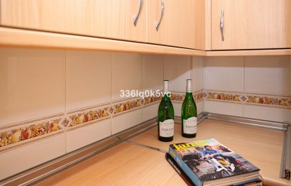 Resale - Apartment - Middle Floor Apartment - Benahavís - Benahavís Centro