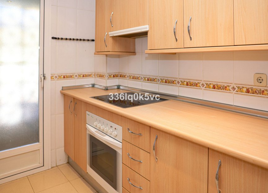 Resale - Apartment - Middle Floor Apartment - Benahavís - Benahavís Centro