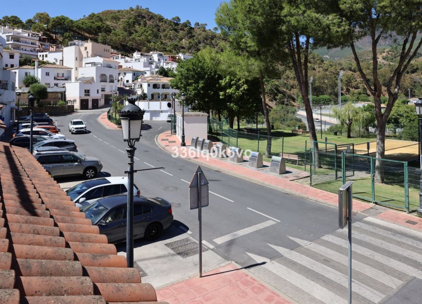 Resale - Apartment - Middle Floor Apartment - Benahavís - Benahavís Centro