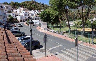 Resale - Apartment - Middle Floor Apartment - Benahavís - Benahavís Centro