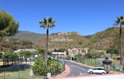 Resale - Apartment - Middle Floor Apartment - Benahavís - Benahavís Centro