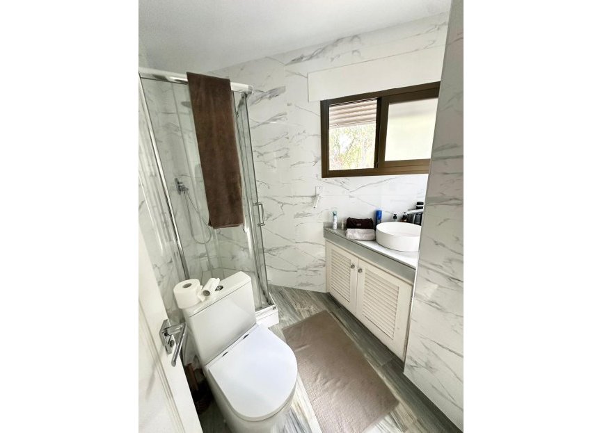 Resale - Apartment - Middle Floor Apartment - Marbella - Elviria