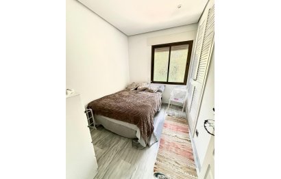 Resale - Apartment - Middle Floor Apartment - Marbella - Elviria