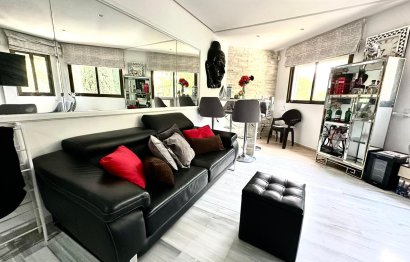 Resale - Apartment - Middle Floor Apartment - Marbella - Elviria