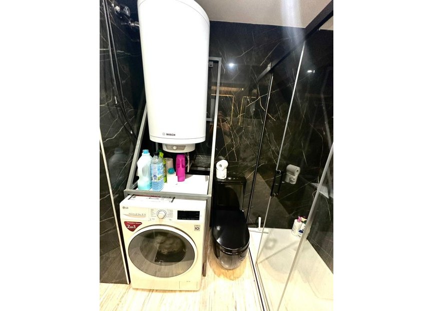 Resale - Apartment - Middle Floor Apartment - Marbella - Elviria