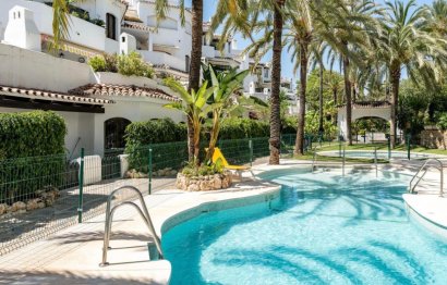Resale - Apartment - Middle Floor Apartment - Marbella - Elviria