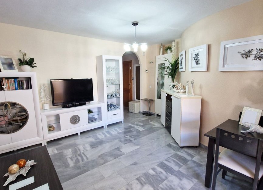 Resale - Apartment - Middle Floor Apartment - Benalmádena - Benalmadena Centro