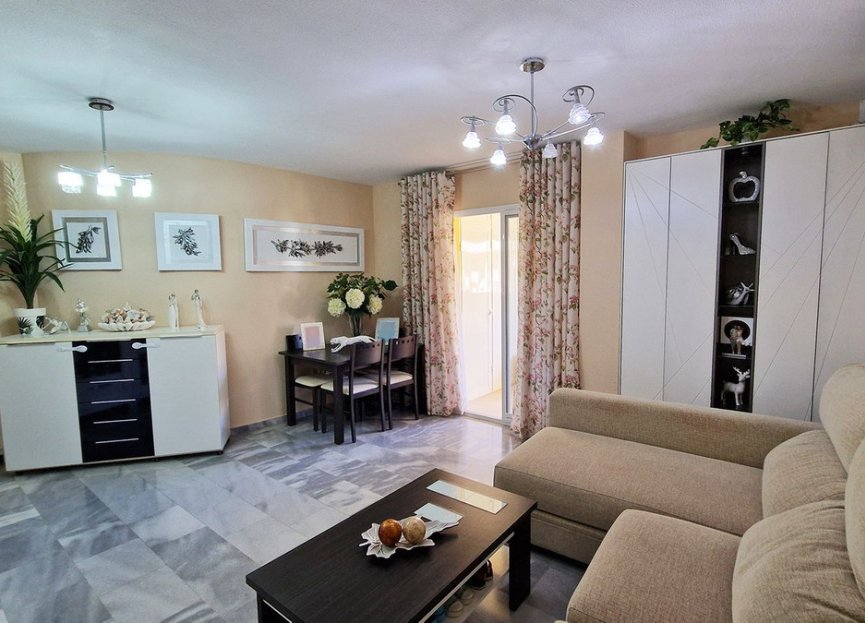 Resale - Apartment - Middle Floor Apartment - Benalmádena - Benalmadena Centro