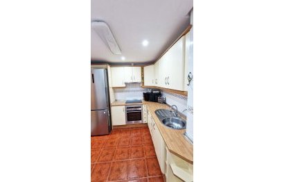 Resale - Apartment - Middle Floor Apartment - Benalmádena - Benalmadena Centro