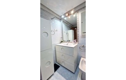 Resale - Apartment - Middle Floor Apartment - Benalmádena - Benalmadena Centro