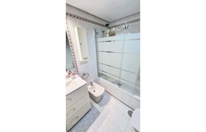 Resale - Apartment - Middle Floor Apartment - Benalmádena - Benalmadena Centro