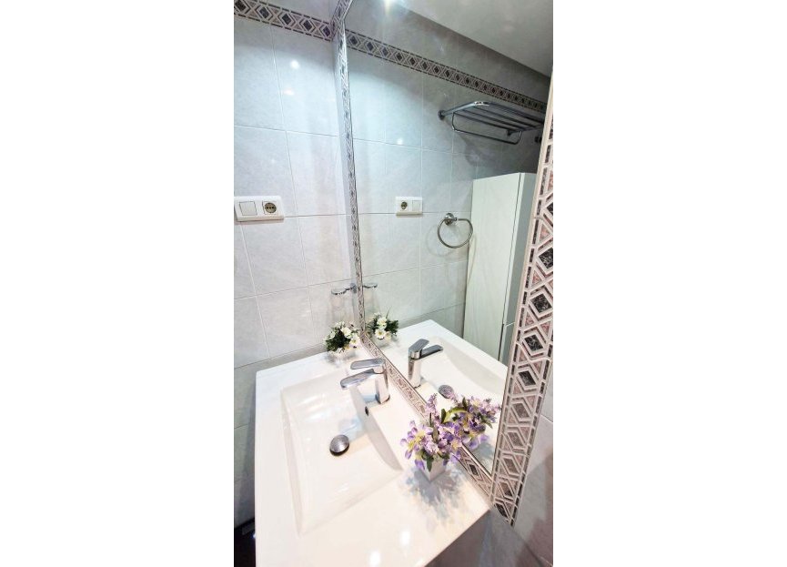 Resale - Apartment - Middle Floor Apartment - Benalmádena - Benalmadena Centro