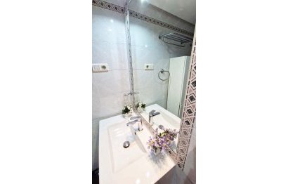 Resale - Apartment - Middle Floor Apartment - Benalmádena - Benalmadena Centro