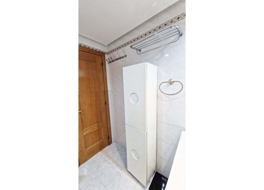 Resale - Apartment - Middle Floor Apartment - Benalmádena - Benalmadena Centro