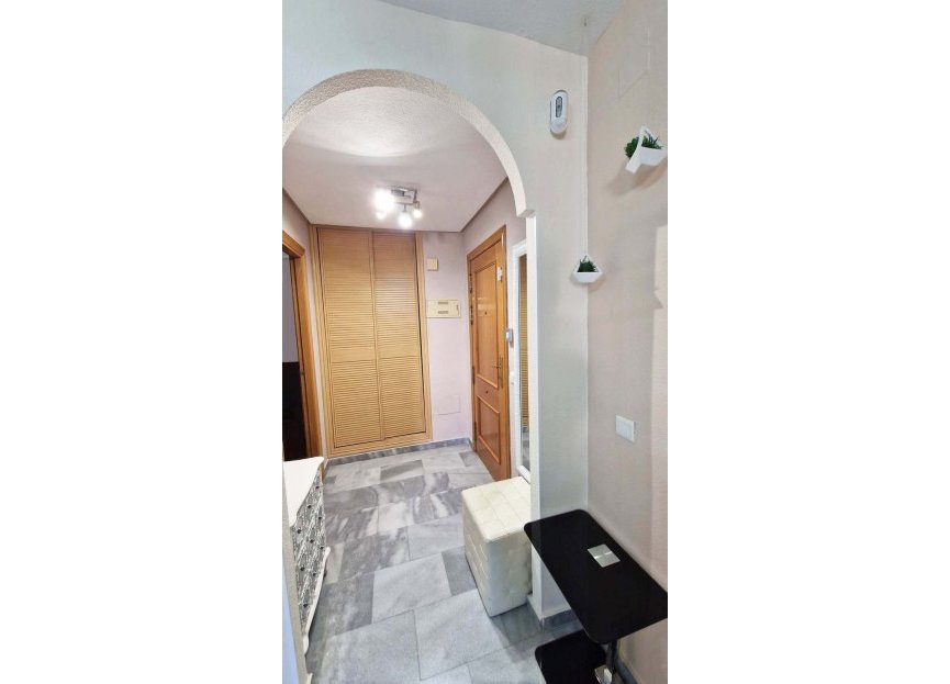 Resale - Apartment - Middle Floor Apartment - Benalmádena - Benalmadena Centro