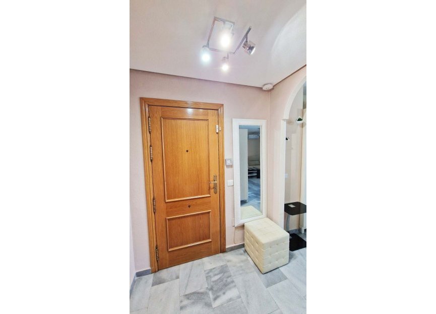 Resale - Apartment - Middle Floor Apartment - Benalmádena - Benalmadena Centro