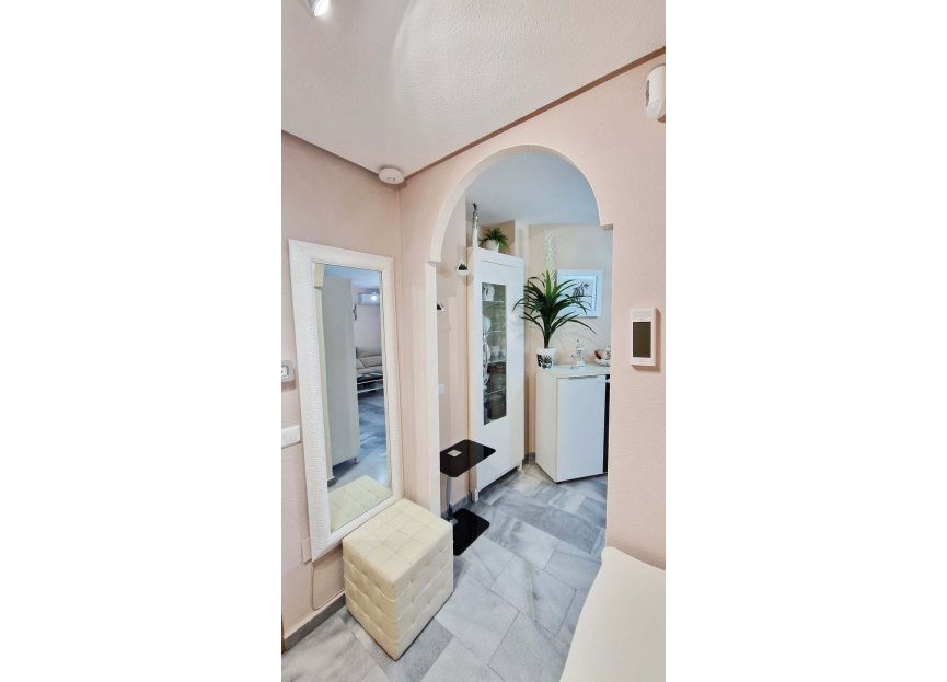 Resale - Apartment - Middle Floor Apartment - Benalmádena - Benalmadena Centro