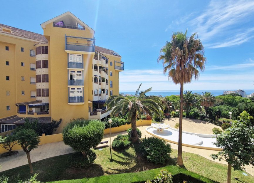 Resale - Apartment - Middle Floor Apartment - Benalmádena - Benalmadena Centro