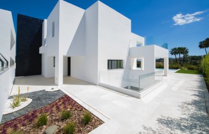 Resale - House - Detached Villa - Marbella - Nueva Andalucia
