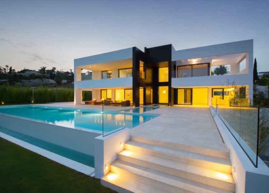 Resale - House - Detached Villa - Marbella - Nueva Andalucia