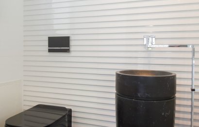 Resale - House - Detached Villa - Marbella - Nueva Andalucia