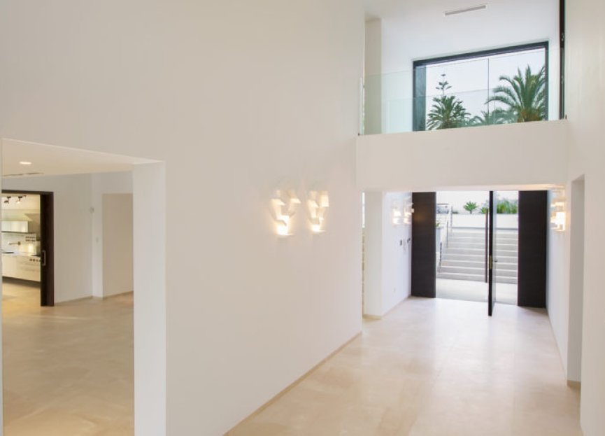 Resale - House - Detached Villa - Marbella - Nueva Andalucia