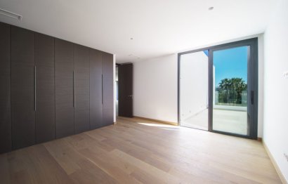 Resale - House - Detached Villa - Marbella - Nueva Andalucia