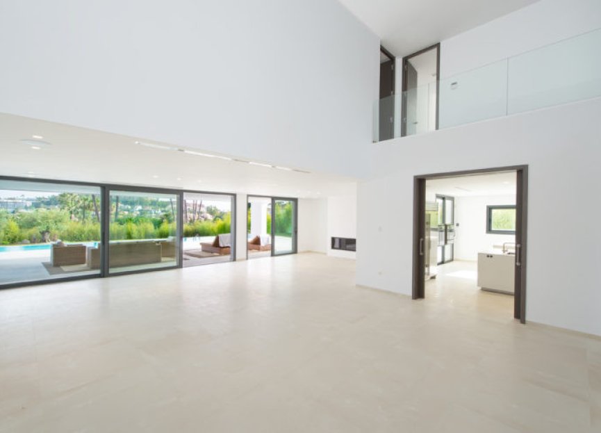 Resale - House - Detached Villa - Marbella - Nueva Andalucia