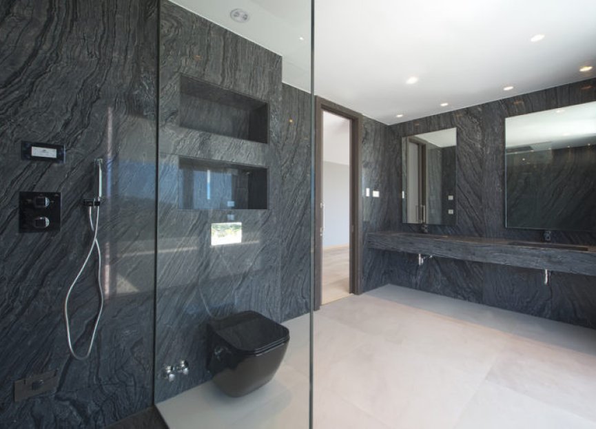 Resale - House - Detached Villa - Marbella - Nueva Andalucia