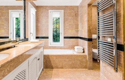 Reventa - House - Detached Villa - Marbella - Nueva Andalucia