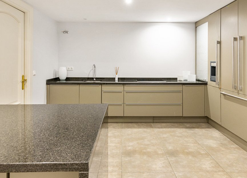 Reventa - House - Detached Villa - Marbella - Nueva Andalucia