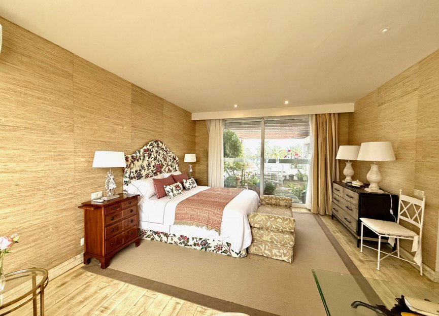 Resale - Apartment - Penthouse - Estepona - Estepona Centro