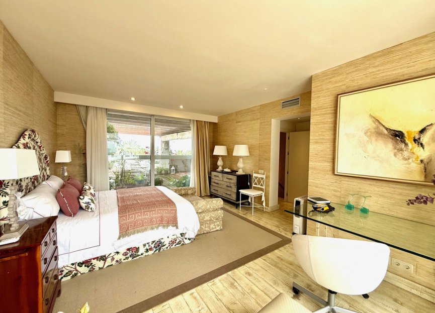 Resale - Apartment - Penthouse - Estepona - Estepona Centro