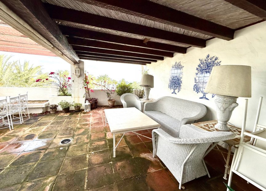 Resale - Apartment - Penthouse - Estepona - Estepona Centro