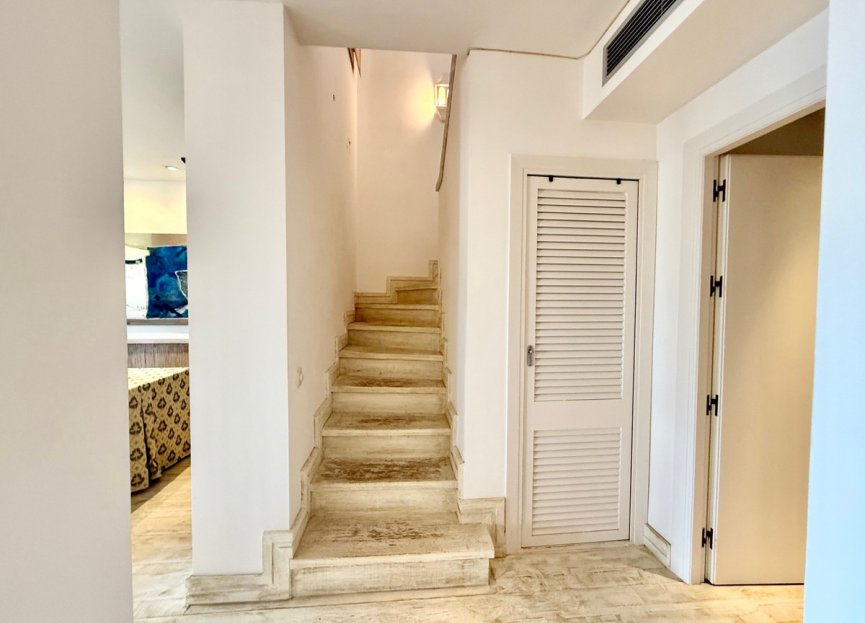 Resale - Apartment - Penthouse - Estepona - Estepona Centro