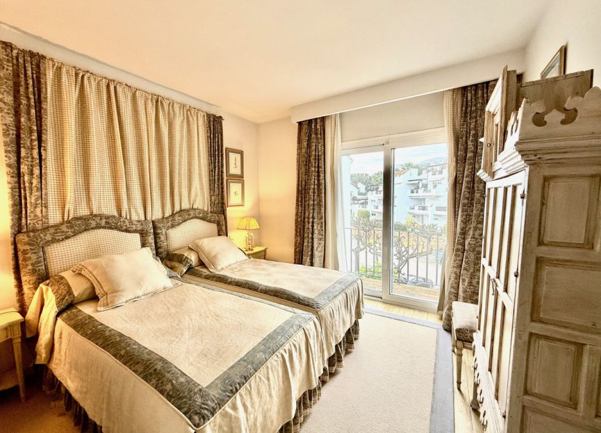 Resale - Apartment - Penthouse - Estepona - Estepona Centro