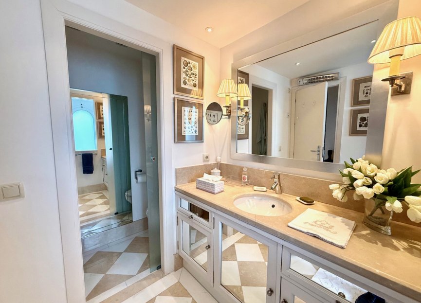 Resale - Apartment - Penthouse - Estepona - Estepona Centro