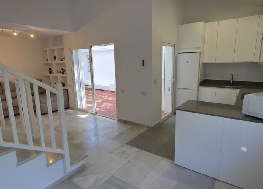 Resale - House - Townhouse - Estepona - Benamara