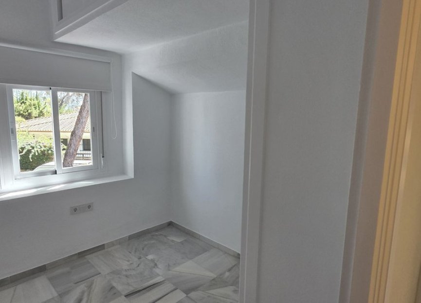 Resale - House - Townhouse - Estepona - Benamara