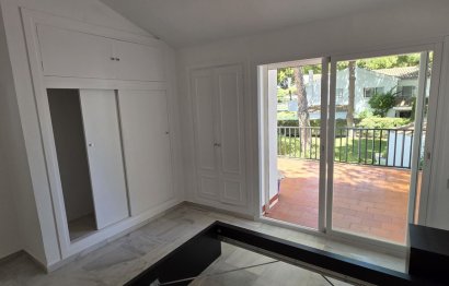 Resale - House - Townhouse - Estepona - Benamara