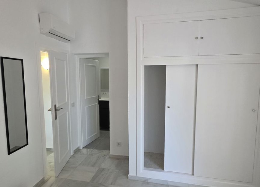 Resale - House - Townhouse - Estepona - Benamara