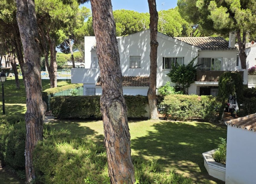 Resale - House - Townhouse - Estepona - Benamara