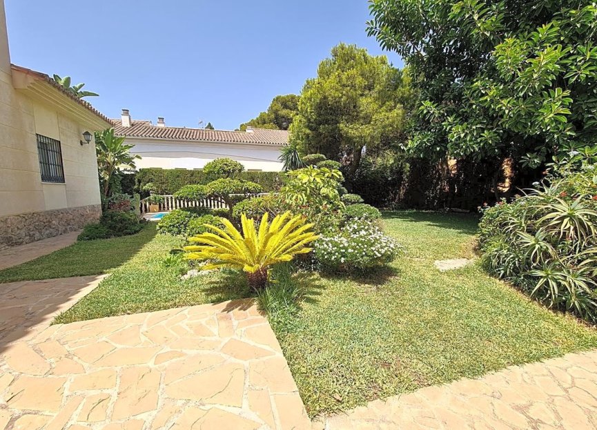 Resale - House - Detached Villa - Torremolinos - Torremolinos Centro