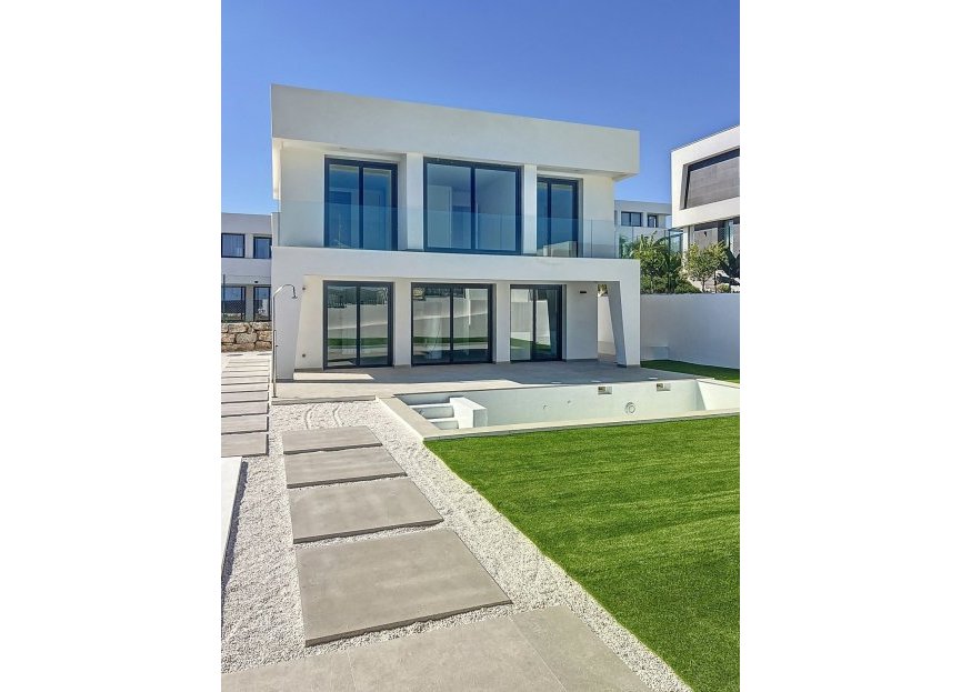 Resale - House - Detached Villa - Manilva - Manilva Centro