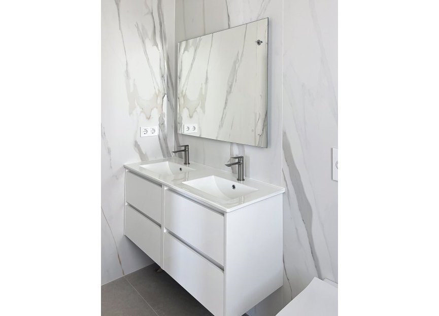 Resale - House - Detached Villa - Manilva - Manilva Centro