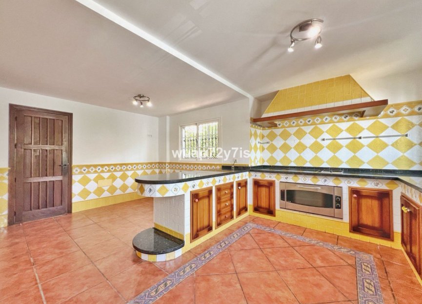 Resale - House - Detached Villa - Benalmádena - Benalmadena Centro