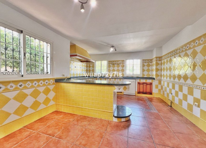 Resale - House - Detached Villa - Benalmádena - Benalmadena Centro